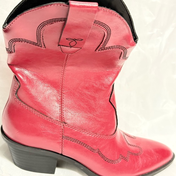 Bershka Red Western-Inspired Ankle Booties - Picture 3 of 4